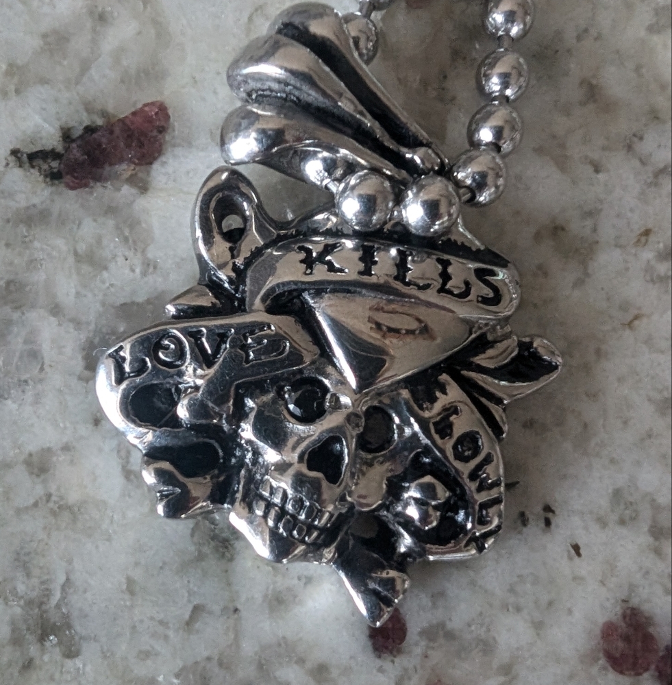 Ultra Rare Christian Audigier Ed Hardy Love Kills Slowly Unisex Necklace